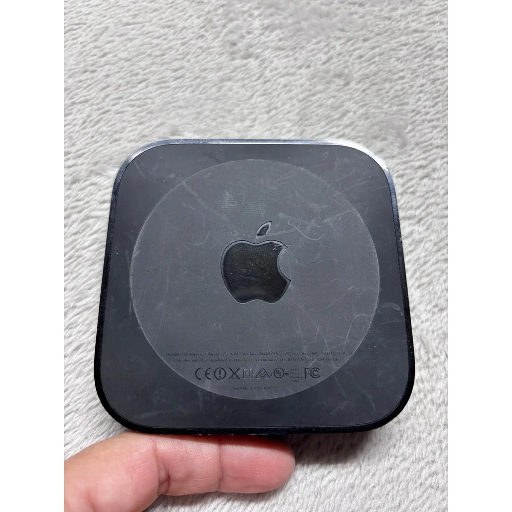 Apple Media Player A1469 3rd Gen Black 1080p HD Streaming Box with Remote EUC